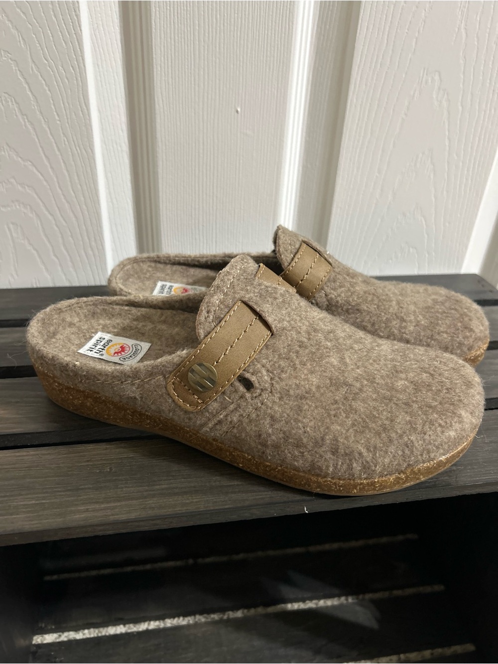 Earth Spirit Cloudease Women’s Slip On Felt Clogs Sz 7 Tan/Brown